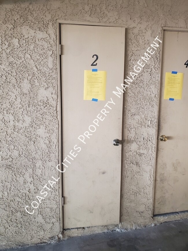 Building Photo - 2429 College Ln