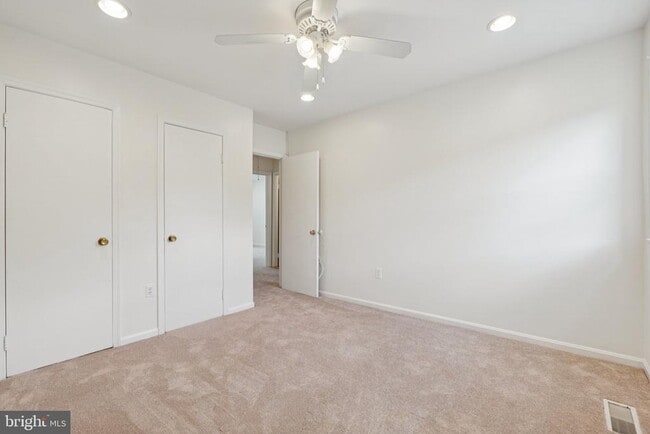 Building Photo - 3881 Persimmon Cir