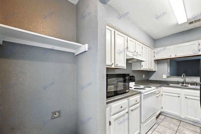 Building Photo - 9510 Olde Towne Row