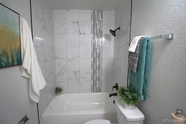 Building Photo - 1486 S Pierson St