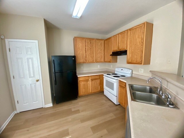 Building Photo - 280 Brookview Dr