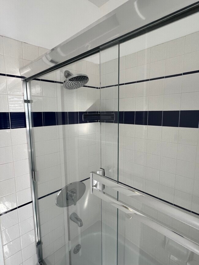 Bathroom - 1252 Franklin St