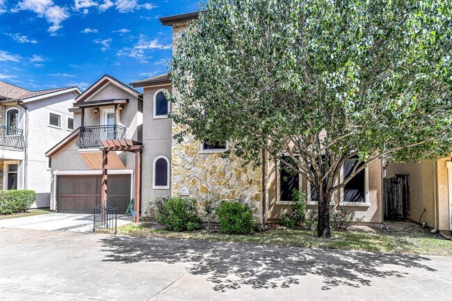 Building Photo - 11022 Robin Hood Ct
