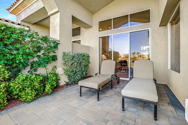 Building Photo - 496 Desert Holly Dr