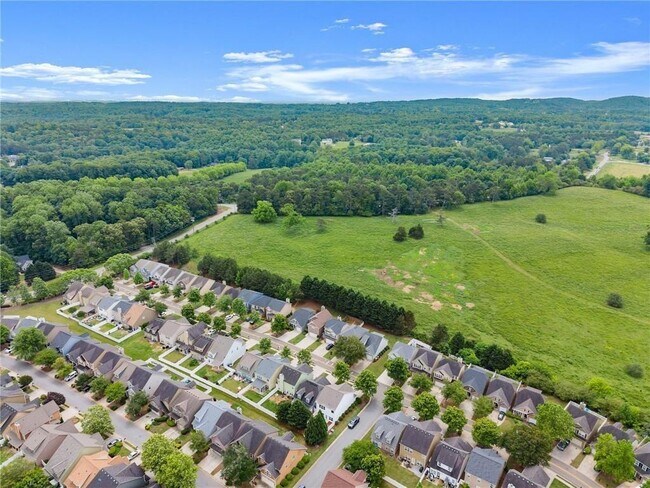 Building Photo - 124 Oakmont Dr