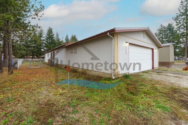 Building Photo - 2 Bedroom 2 Bathroom Home with Attached 2-Car Garage Available in Athol!