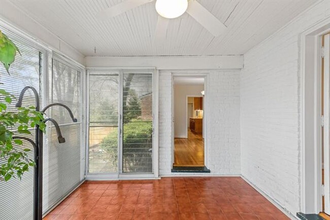 Building Photo - Single Family Home In Harrisonburg