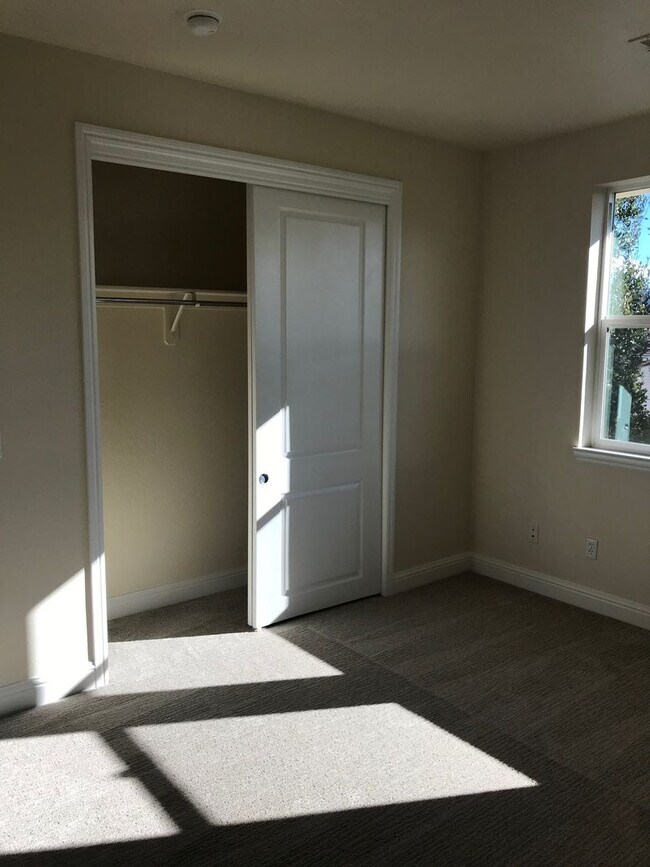 Building Photo - Two Story Home in Somersett Vue Community