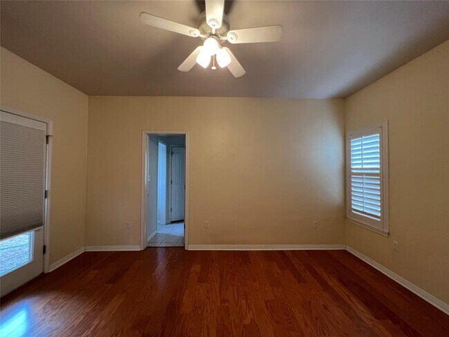 Building Photo - 1112 Cimarron Ct