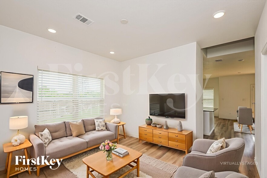 Building Photo - 7328 Parkside Pl Dr