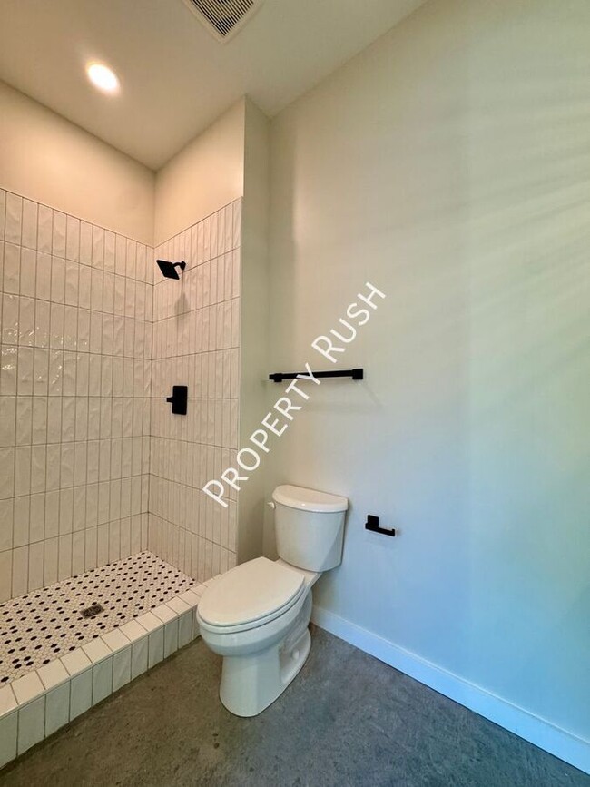 Building Photo - 1865 Zeta Way