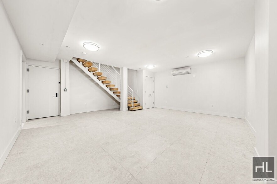 Building Photo - 91 Bruckner Blvd