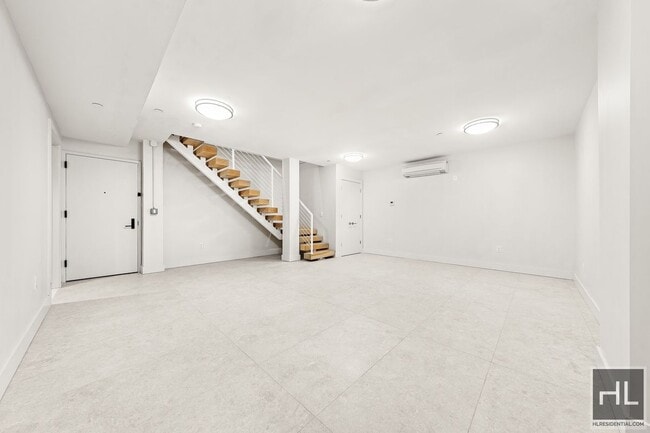 Building Photo - 91 Bruckner Blvd