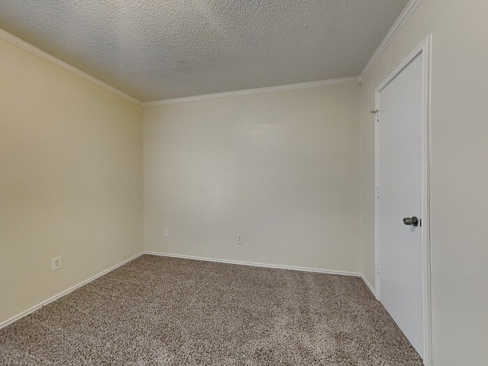 Building Photo - 908 Dunning Dr