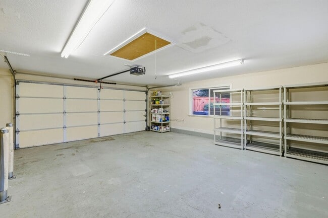 Building Photo - 399 Verona Ave