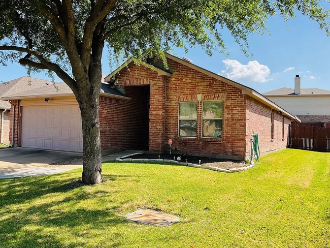 Building Photo - 533 Jennifer Dr
