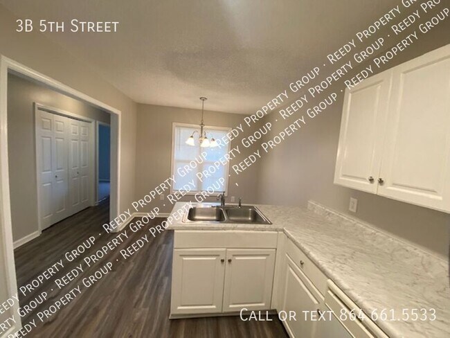 Building Photo - 3B 5th Street-