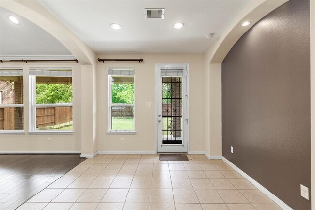 Building Photo - 5314 Belle Manor Ln