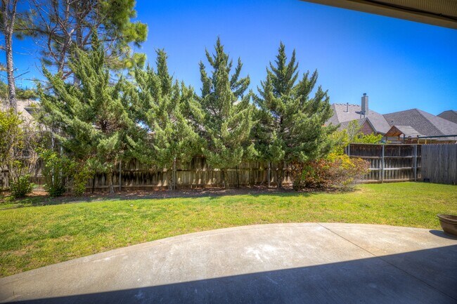 Building Photo - 11841 S Pittsburg Ave