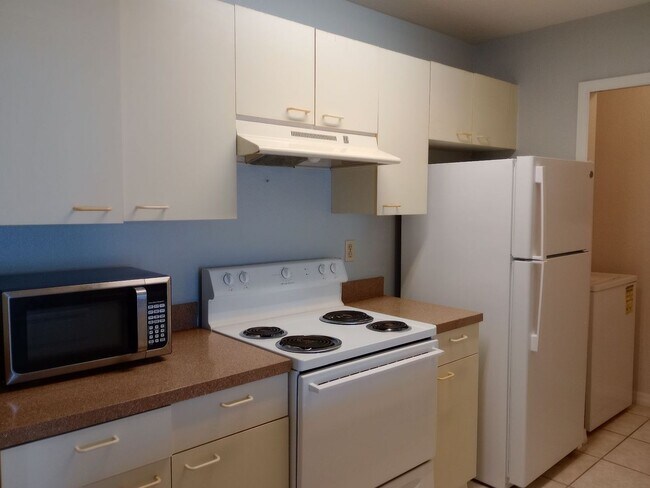 Building Photo - 2550 N Alafaya Trail