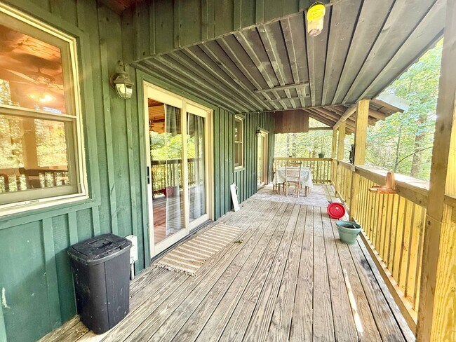 Building Photo - 221 Cutter Gap Rd