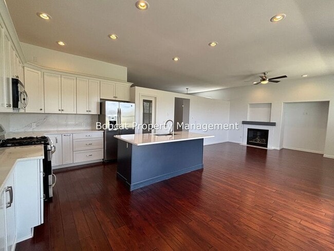 Building Photo - 1626 Evergreen Dr