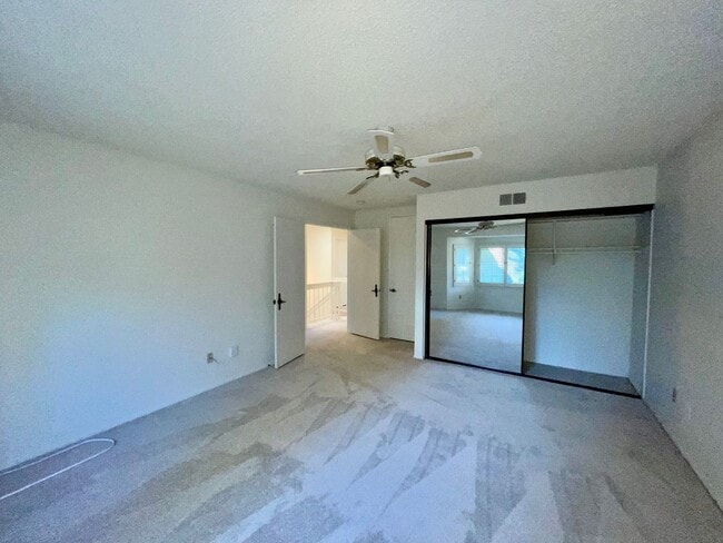 Building Photo - Stunning Porter Ranch S&S home centrally located