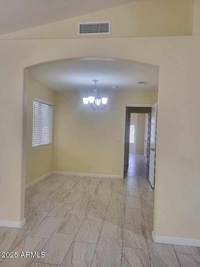 Building Photo - 2108 E Rosemonte Dr