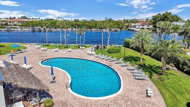 Building Photo - 859 Jeffery St