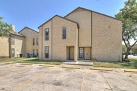 Building Photo - 2314 Capitan Dr