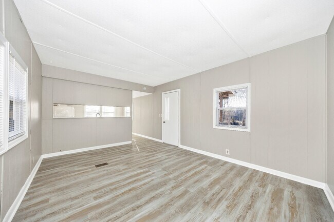 Building Photo - 5201 Amos Reeder Rd