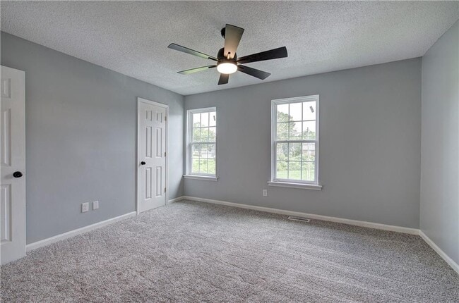 Building Photo - 128 Evergreen Trail SE