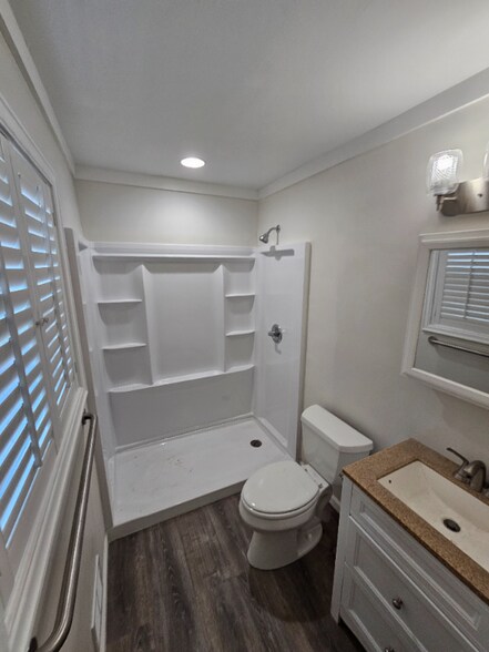 Building Photo - 2049 Nancy Cir