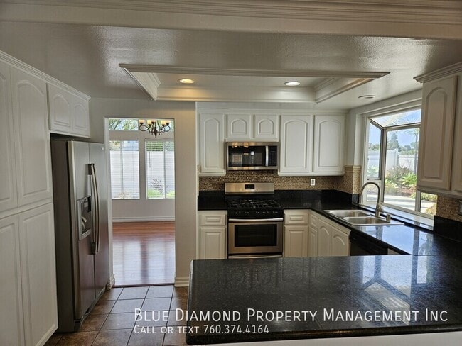 Building Photo - 801 Mosaic Cir