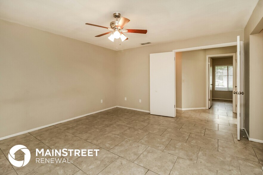 Building Photo - 6138 Ranier Dr