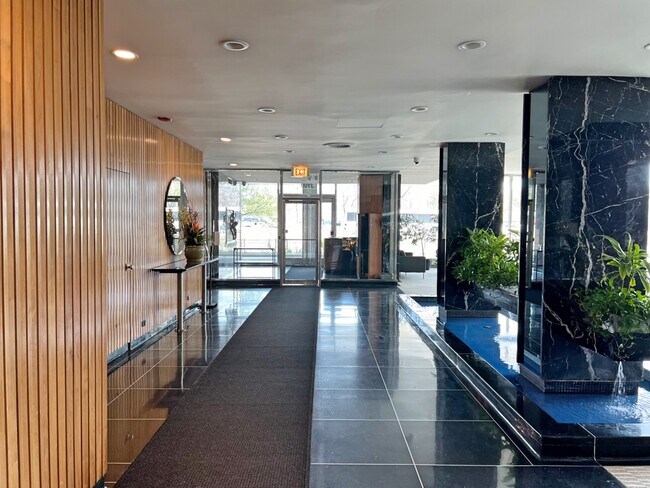 Building Photo - 3900 N Lake Shore Dr