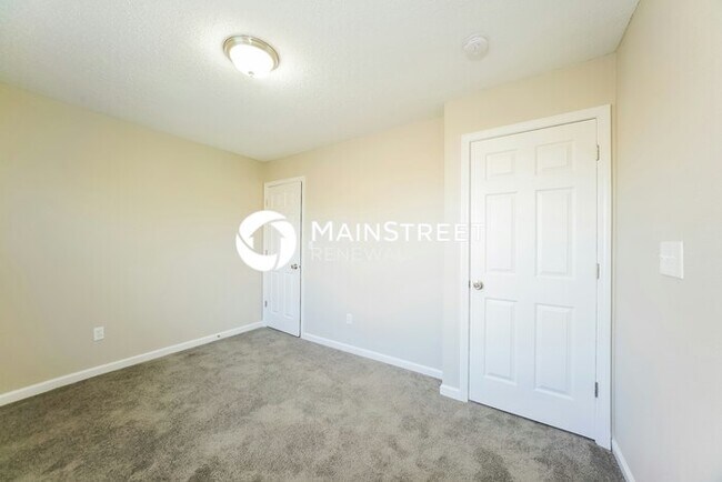 Building Photo - 3 Bedroom Pet-Friendly Home in INDIANAPOLIS, IN with Main Street Renewal