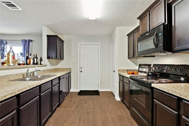 Building Photo - 712 Cleary Ln