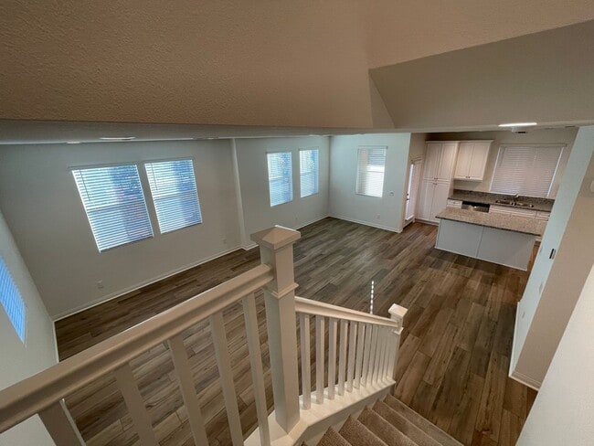 Building Photo - 3 Bed 3 Bath Townhouse in San Marcos - Brand New