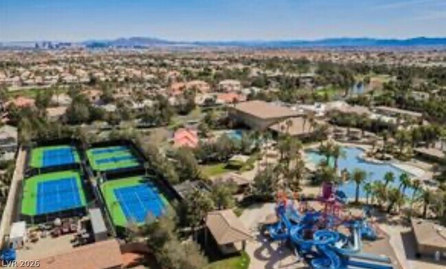 Building Photo - 399 Center Green Dr