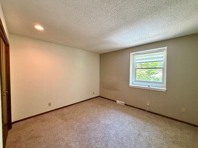 Building Photo - 8238 Parkhill Cir