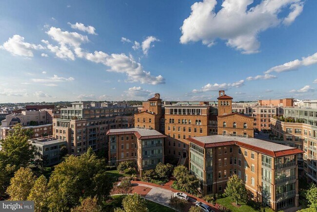 Primary Photo - 2425 L St NW