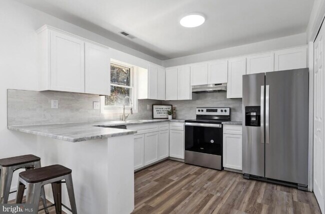 Building Photo - 28533 Edgemere Rd