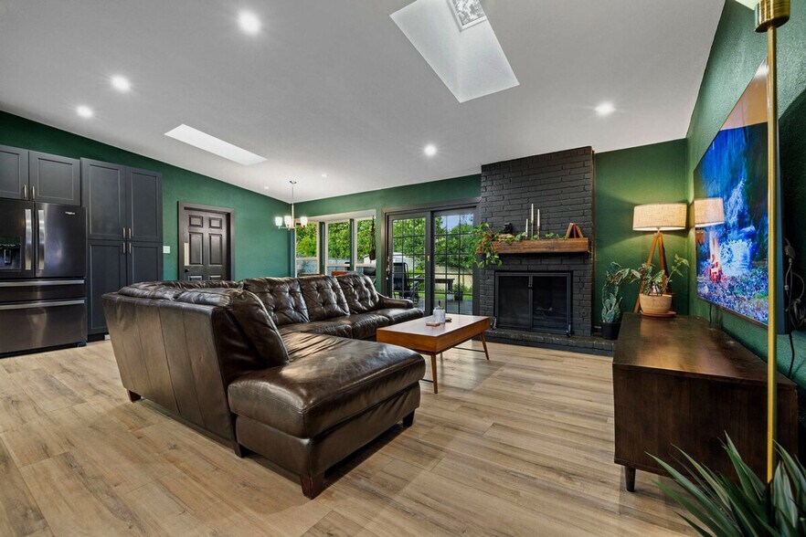 Building Photo - 4807 Carsonhill Dr