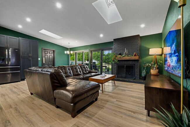 Building Photo - 4807 Carsonhill Dr