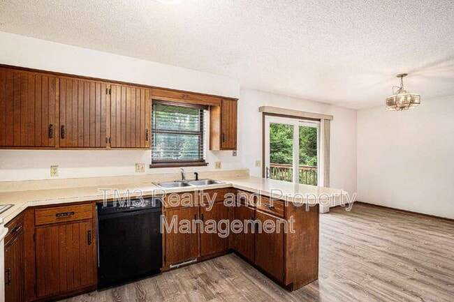 Building Photo - 2409 S 17th Terrace