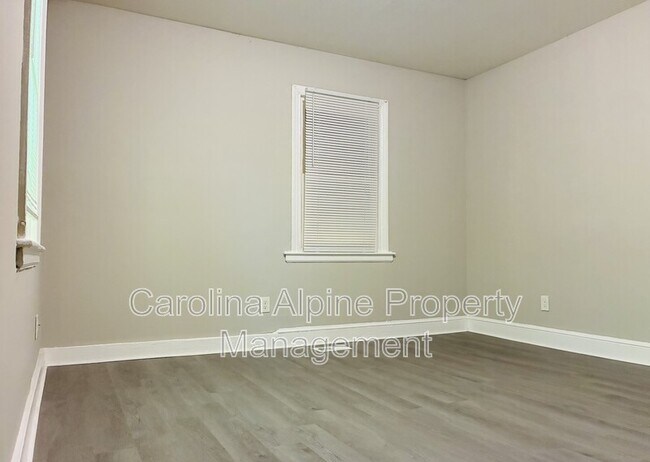 Building Photo - 2716 Mayfair Ave