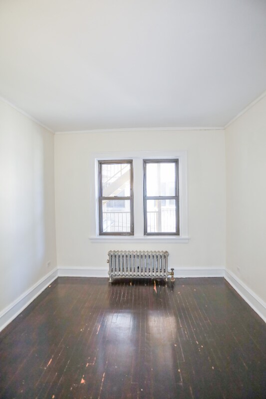 Building Photo - 2402 W Lunt Ave