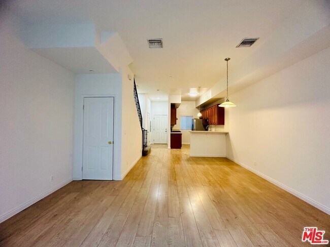 Building Photo - 14735 Friar St