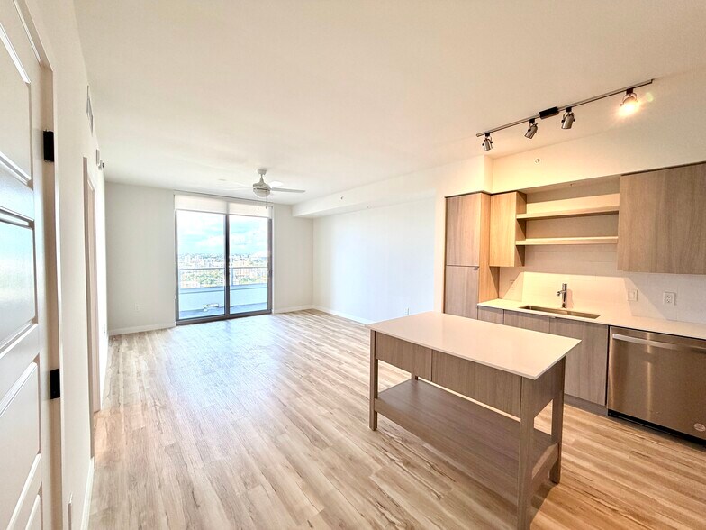 Building Photo - 536 SW 3rd St